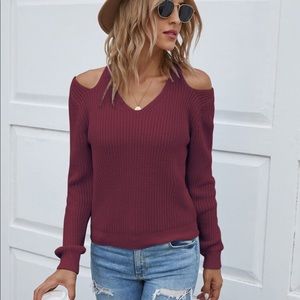 Burgundy mock neck cold shoulder sweater 🍷